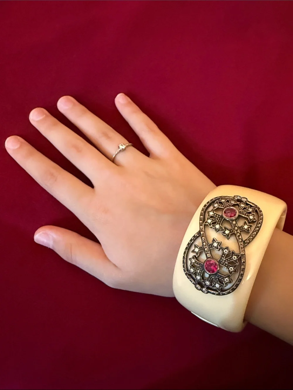 N/A elegant ivory